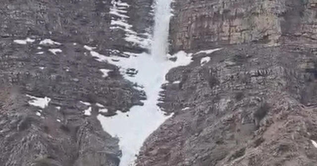 Kemaliye de kar şelalesi görüntülendi Erzincan Haberleri