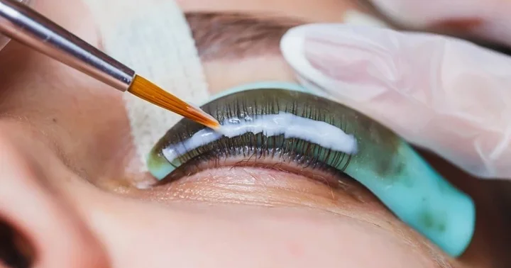 Kirpik uzatma işlemleri göz sağlığını etkileyebilir