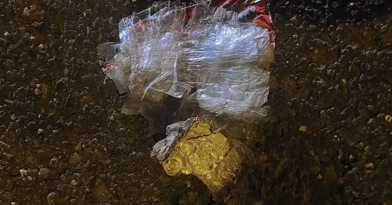 Diyarbakır da Sivil Polis Aracına Patlayıcı