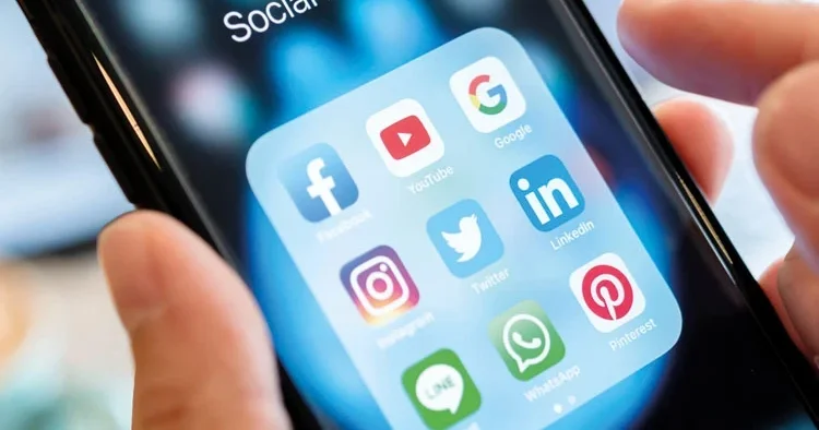Sosyal medya devlerine bağımlılık tazminatı