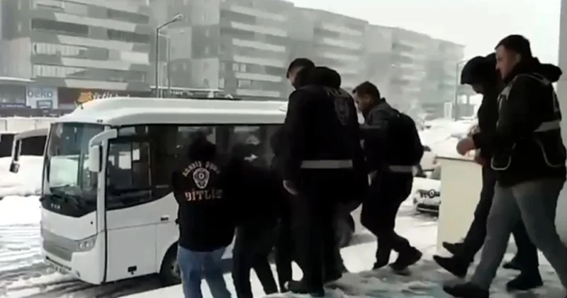 Bitlis te torbacı operasyonu: 10 tutuklama
