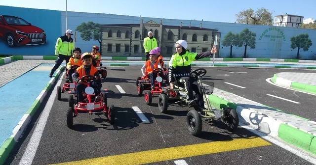 Kilis te öğrenciler trafik parkında direksiyon başına geçti Kilis Haberleri