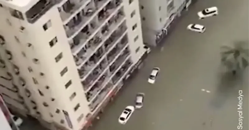 BAE de Şiddetli Yağışlar Sel Nediyle Araçlar Su Altında Kaldı