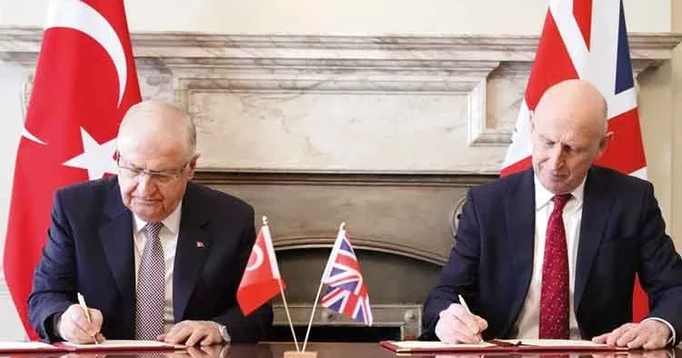 Eurofighter imzası Atina’yı gerdi