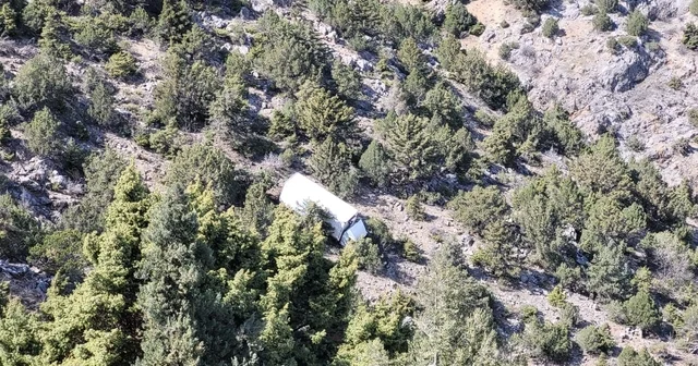 Kemaliye de freni patlayan kamyon uçuruma yuvarlandı Erzincan Haberleri