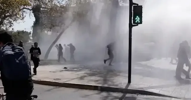 Şili’de eğitim kesintisi protestosu çatışmaya dönüştü VİDEO İZLE
