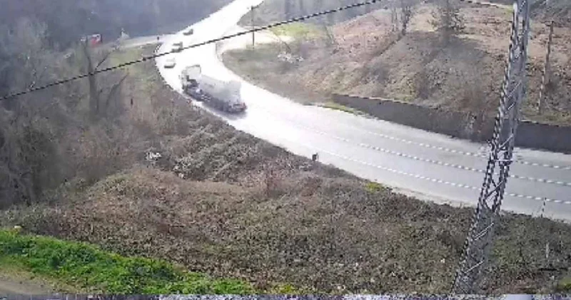 Kontrolden çıkan tanker otomobillerle kafa kafaya çarpıştı