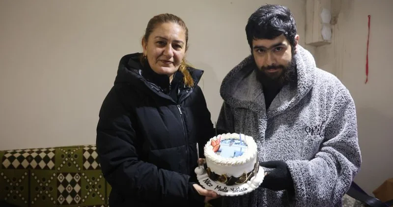 Asrın felaketinden bu yana evden çıkmıyordu... 25. yaşını böyle kutladı Son dakika haberleri