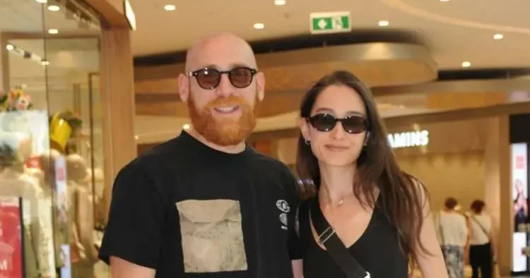 Furkan Kızılay ve eşi İstanbul u terk etti!