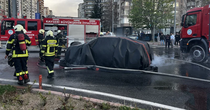 Kayseri haberleri: Alev alan elektrikli araca yangın battaniyesiyle müdahale! Son dakika haberleri