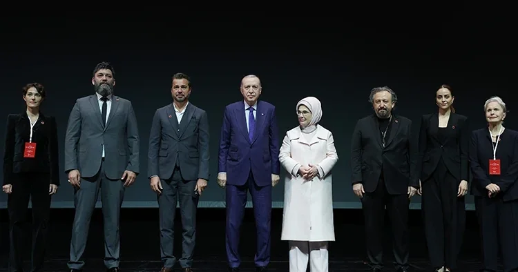 Cumhurbaşkanı Erdoğan ‘Bir Adam Yaratmak’ filminin galasına katıldı