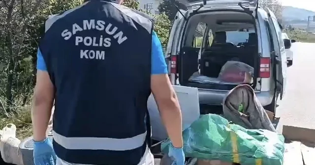 Koliden ve halıdan silah çıktı: Araçta şaşırtan gizleme yöntemi Samsun Haberleri