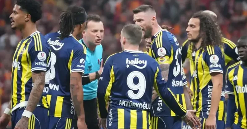 3 0 lık derbi yenilgisi bardağı taşırdı! Yönetim masada: Radikal kararlar yolda