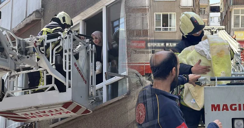 Kayseri’de yangın paniği! Mahsur kalan 1’i bebek 5 kişi kurtarıldı