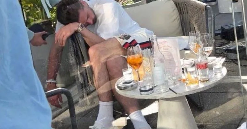 Yıldız futbolcuyu daha önce böyle görmediniz! İçip içip bayıldı