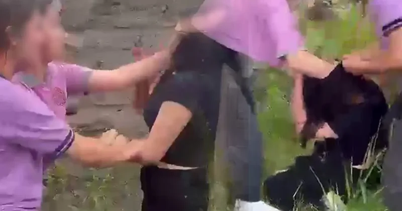 Muğla dan dehşet görüntüler! Küçük kızı evire çevire dövdüler