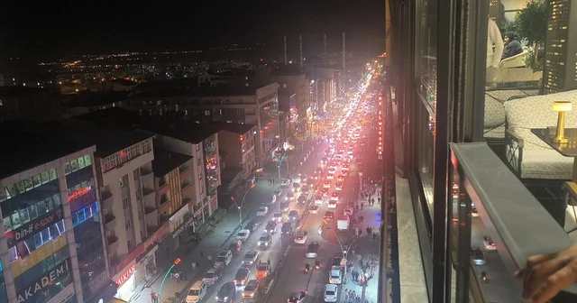 Galatasaray taraftarı Muş ta derbi galibiyetini kutladı Muş Haberleri