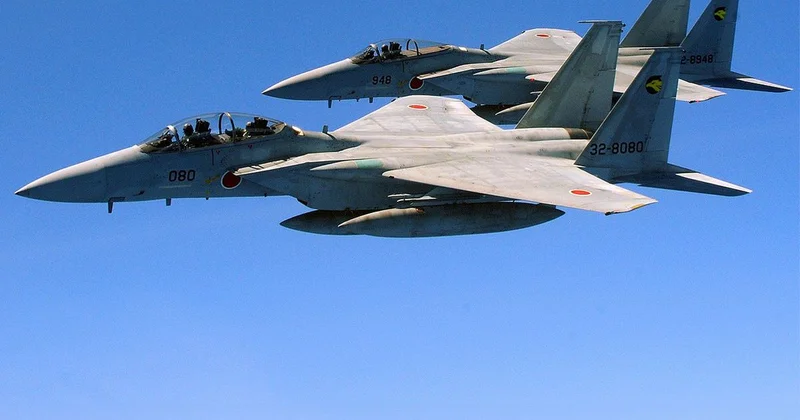 Japonya Hava Kuvvetleri alarmda! ABD yapımı F 15 ler havada parçalanmaya başladı