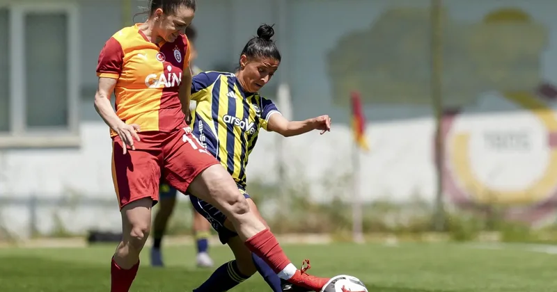 Kadınlar Süper Ligi nde nefes kesen derbi! Galatasaray, Fenerbahçe yi 2 dakikada mat etti