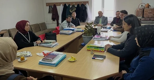 Aydıntepe de öğretmenlerle öz değerler konuşuldu Bayburt Haberleri