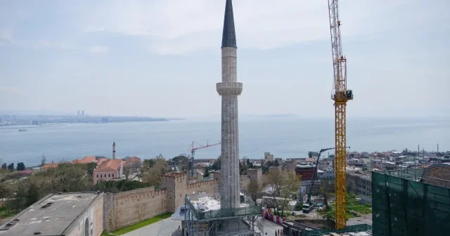 Ayasofya nın asırlara meydan okuyan minaresi restore edildi VİDEO İZLE