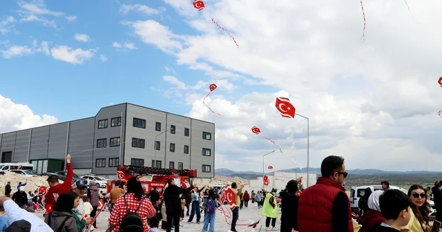 Kütahya OSB de uçurtmalar gökyüzünü renklendirdi Kütahya Haberleri
