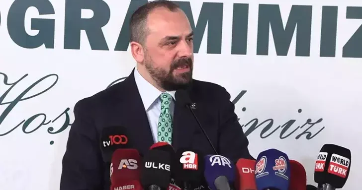 AK Parti li Acar: 27 Nisan 2007 kimin vesayetin gölgesinde saf tuttuğunun en berrak aynasıdır