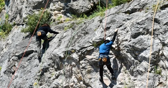 Balıkesir 7. Kaya Tırmanış Şenliği doğa tutkunlarını buluşturdu Doğanın kalbinde üç gün süren şenlik spor tutkunlarını bir araya getirdi Balıkesir Haberleri