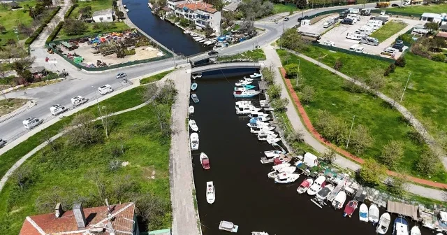 İstanbul’da Menekşe Deresi nin rengi değişti: Kirlilik alarm veriyor VİDEO İZLE