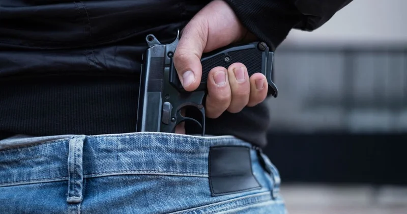 Tartıştığı kardeşini tabanca ile öldürdü