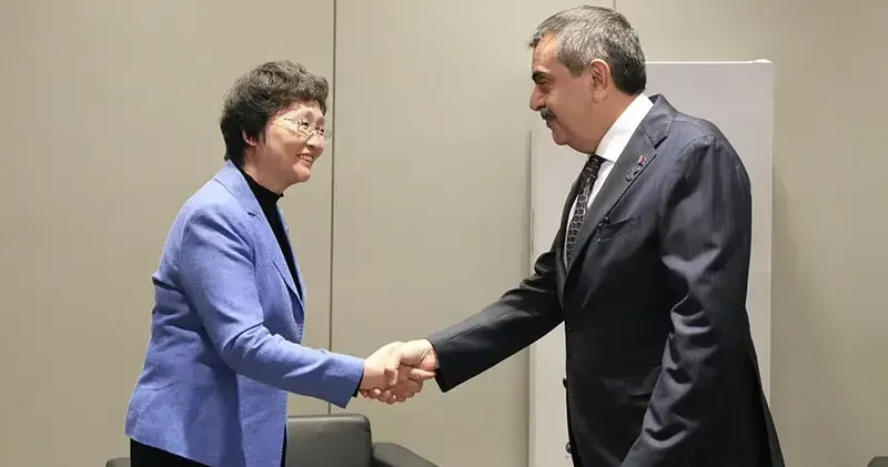 Bakan Tekin, Çin İnsan Kaynakları Sosyal Güvenlik Bakanı Wang ile görüştü