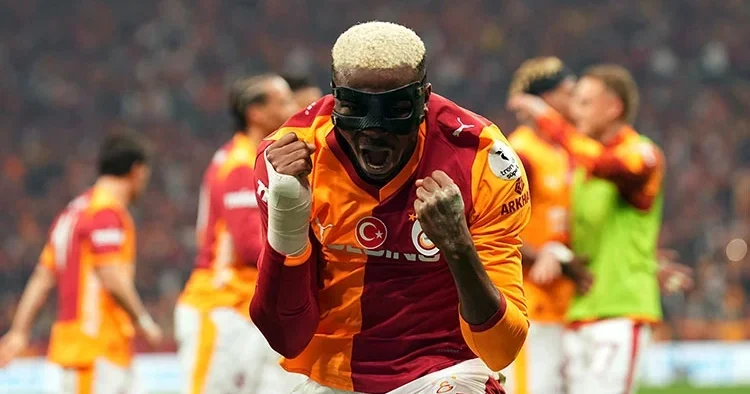 Victor Osimhen, portföyüne bir gol türü daha ekledi!