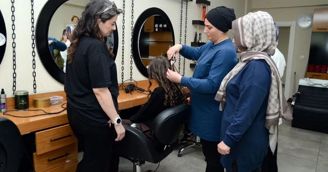 Kadınlar DİSMEK te meslek öğreniyor Diyarbakır Haberleri