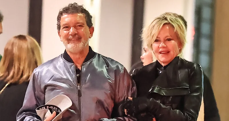 Eski eşler Melanie Griffith ve Antonio Banderas kola kola