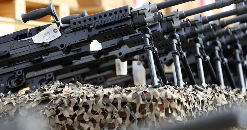 Küresel askeri harcamalar geçen yıl yaklaşık 2,9 trilyon dolarla rekor tazeledi