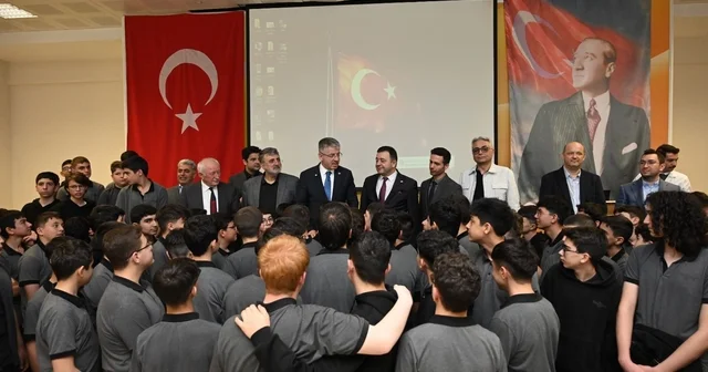 Çopuroğlu, Kariyer Günleri nde öğrencilerle buluştu Kayseri Haberleri