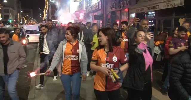 Kars ta derbi zaferi coşkusu: Sarı kırmızılılar sokaklara akın etti Kars Haberleri