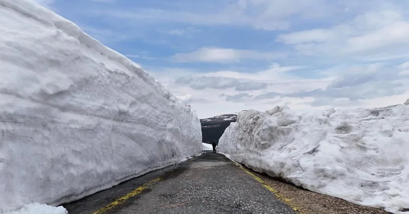 Ordu’da bahar yerine kış: 4 metrelik karla mücadele