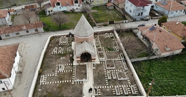 Çandır daki 5 asırlık türbe tarihe ışık tutuyor Yozgat Haberleri