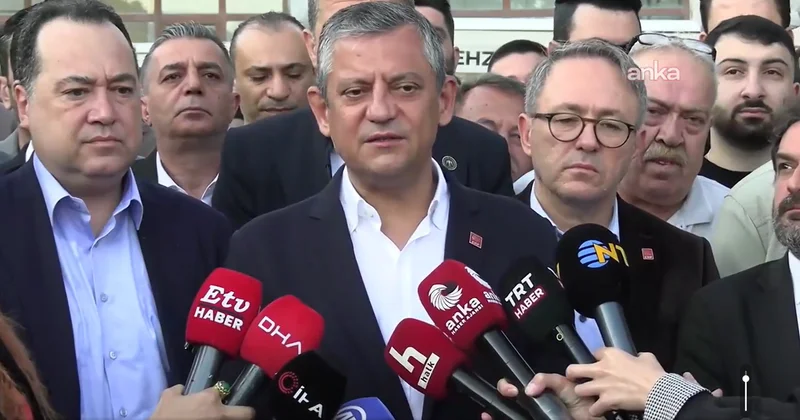 Özel den namaz çıkışı Yeni parti kuracak mısınız? sorusuna net yanıt