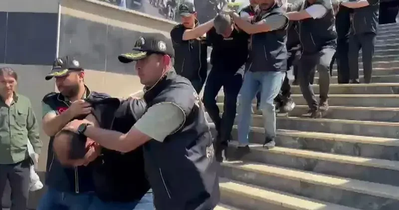 Küçükçekmece de alacaklısını pencereden atarak öldürdükleri iddia edilen 4 şüpheli yakalandı