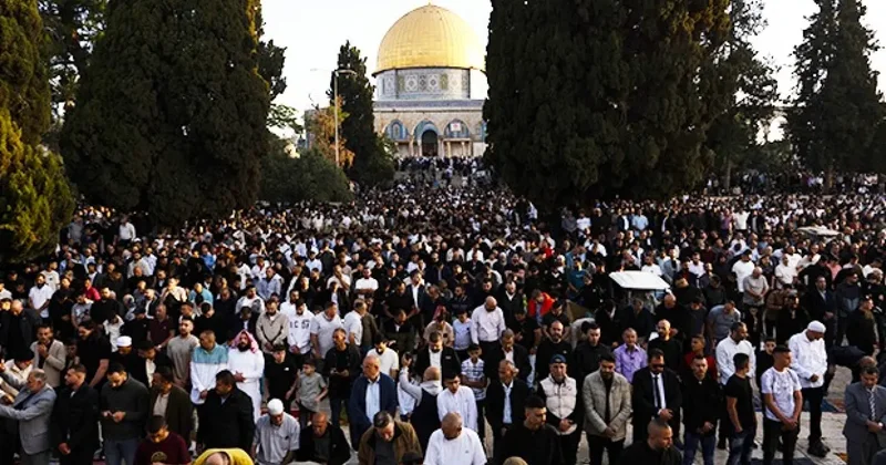 140 bin kişi Mescid i Aksa da bayram namazı kıldı
