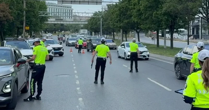 İstanbul da bayramın ilk günü trafik denetimleri yapıldı