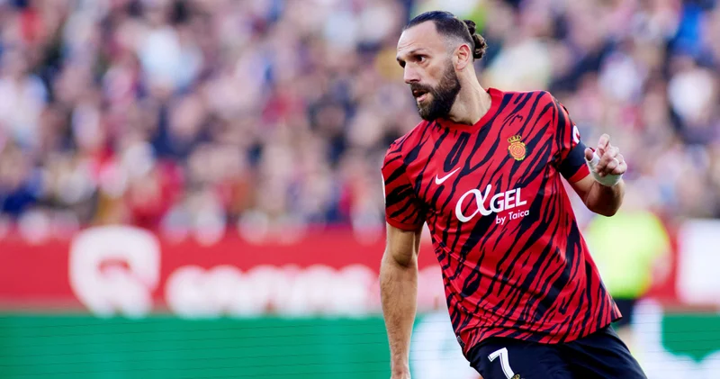 Aziz Yıldırım dan transfer bombası: Vedat Muriqi ile anlaştı!