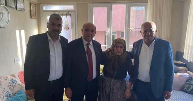 Başkan Akdeniz bayram namazını Afşar Mahallesi nde kıldı Manisa Haberleri