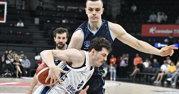 Anadolu Efes, Türk Telekom karşısında avantajı kaptı!