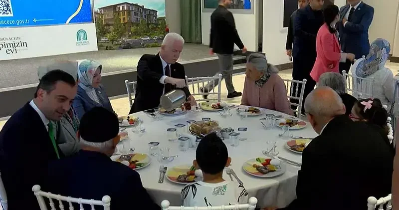 Vali Gül den Darülaceze ye bayram ziyareti