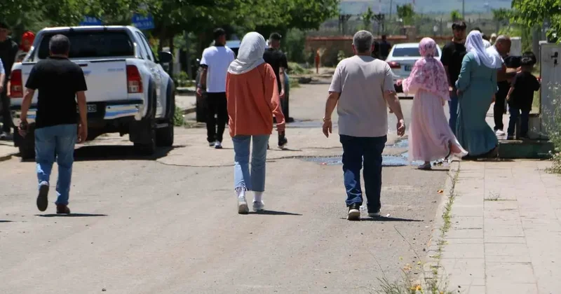 Diyarbakır’da Kurban Bayramı’nın ilk gününde mezarlıklar doldu taştı