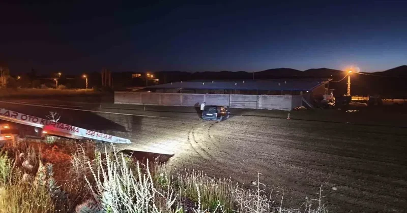 Isparta’da otomobil tarlaya uçtu: 4 yaralı