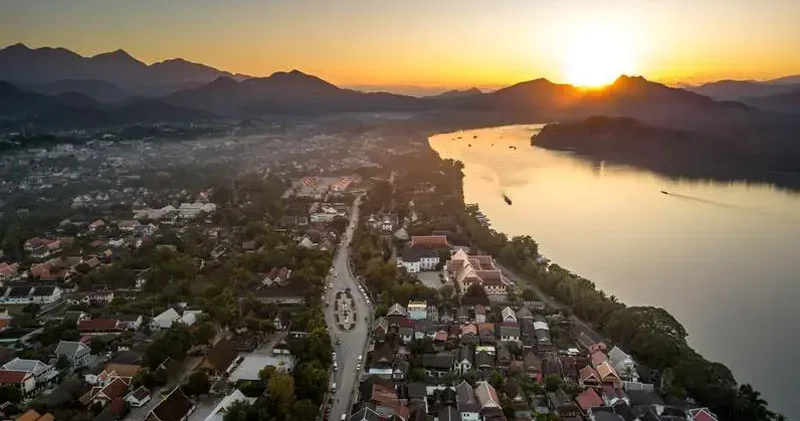 Laos ta mağarada mahsur kalan 5 kişi kurtarıldı